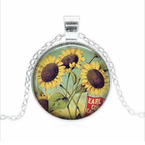 Jewelry - Vintage Style Sunflower Necklace